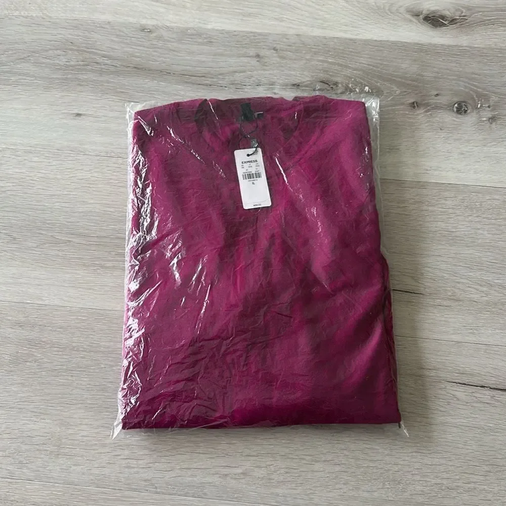 Express Silky Soft Fitted Crew Neck Sweater Berry XL NWT IN PACKAGE